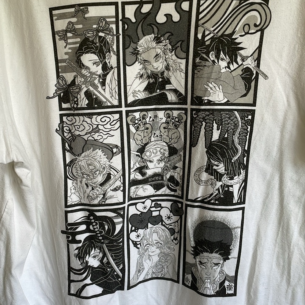 Uniqlo - Demon Slayer / kimetsu no yaiba - Hashira tee. Worn
